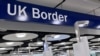 Area kontrol paspor kedatangan penumpang di Terminal 5, Bandara Heathrow, London, Inggris, 23 Maret 2023. (REUTERS/Toby Melville)