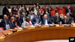 Linda Thomas-Greenfield, američka ambasadorica i predstavnica pri UN-u, uzdržana je dok Vijeće sigurnosti UN-a donosi rezoluciju o prekidu vatre u Gazi tokom muslimanskog svetog mjeseca Ramazana, u sjedištu UN-a, 25. marta 2024.
