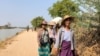 စစ်ဘေးတိမ်းရှောင်နေရတဲ့ ခင်ဦးမြို့နယ်ထဲက ဒေသခံများ (ဓါတ်ပုံ - CJ)