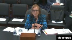 Arhiv - Izvršna direktorica Američke agencije za globalne medije (USAGM) Amanda Bennett svjedoči pred odborom Predstavničkog doma na Capitol Hillu, 9. mart 2023.