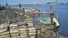 Ce remblayage est la seule solution que des résidents démunis ont trouvé à la surpopulation de la capitale Freetown.