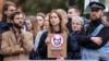Протести, пожари на гласачки места, молотови коктели и кинење на пасоши го одбележаа последниот ден на руските избори