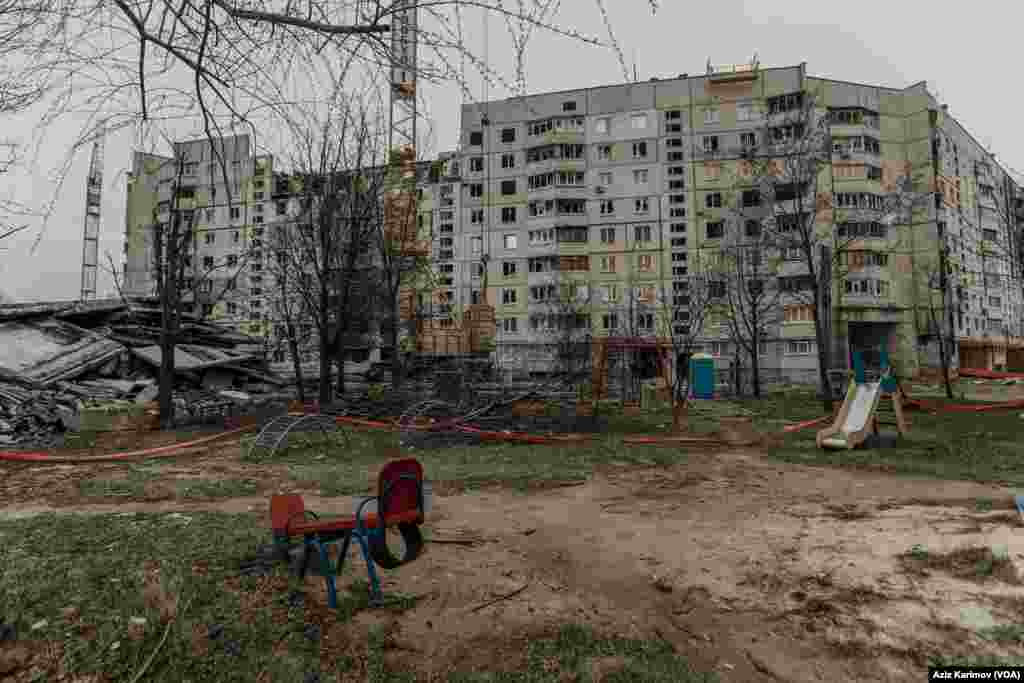 Ukraynanın Xarkiv vilayətinin Saltivka qəsəbəsində Rusiya ordusunun hücumu nəticəsində dağıdılmış yaşayış binası