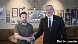 Ilham Aliyev and Volodimir Zelenski (Arxiv foto. Mənbə: Azərbaycan Prezidentinin Administrasiyası)