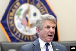 Senator Michael McCaul govori pred Odborom za spoljne poslove Predstavničkog doma, 17. maja 2023, na Capitol Hillu.