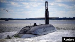 미 해군의 오하이오급 탄도미사일잠수함인 USS 알래스카.