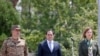 Ministri armen i Mbrojtjes, Suren Papikyan dhe ambasadorja amerikane në Armeni, Kristina Kvien duke ndjekur ceremoninë e fillimit të manovrave (Jerevan, 15 korrik 2024)