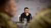 លោក Zelenskyy ធ្វើ​ទស្សនកិច្ច​ទៅ​តំបន់ Kharkiv ចំ​ពេល​មាន​ការ​វាយ​ប្រហារ​របស់​រុស្ស៊ី