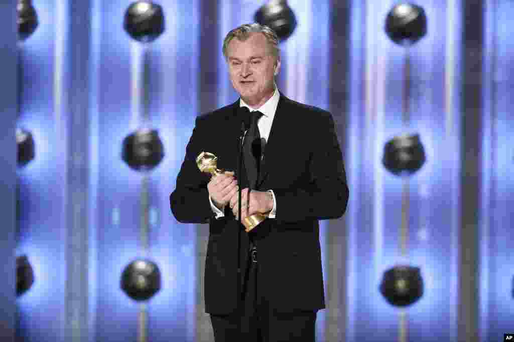 Kristofer Nolan, reditelj &quot;Openhajmera&quot;, Zlatnim globusom za najbolju režiju (Foto: CBS via AP)