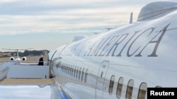 Američka ministarka finansija Janet Yellen ukrcava se na let za Peking, Kina, iz zajedničke baze Andrews, Maryland, 5. jula 2023.