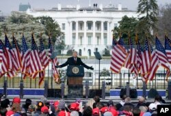 Predsjednik Donald Trump govori na skupu u Washingtonu, 6. januara 2021.