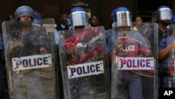 Des policiers lors de manifestations à Pretoria, Afrique du sud, le 2 novembre 2016.