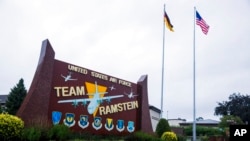 Në hyrje të bazës Ramstein në Gjermani