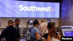 USA-WEATHER/TRAVEL-AIRLINES