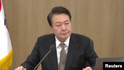 윤석열 한국 대통령이 27일 서울 용산 대통령실 청사 국무회의에서 발언하고 있다.
