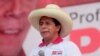 Archivo- Pedro Castillo se dirige a sus seguidores en un mitin en Lima, Perú, el 26 de mayo de 2021.