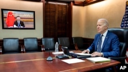 Presidenti Joe Biden duke biseduar me Presidentin kinez Xi Jinping (18 mars 2022)