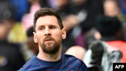 Lionel Messi avant le match entre le Paris-Saint Germain (PSG) et les Girondins de Bordeaux au stade du Parc des Princes, Paris, le 13 mars 2022.
