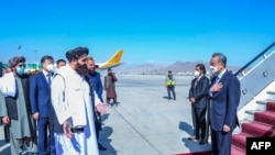 طالبان چینی سفارتکار کو خوش آمدید کہہ رہے ہیں۔ (فائل فوٹو)