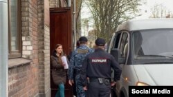 Policija je došla po Viktoriju Petrovu.