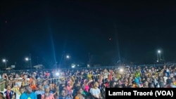 Le public du festival, Gaoua, Burkina, le 30 mai 2022. (VOA/Lamine Traoré)