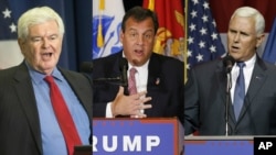Newt Gingrich, Chris Christie et Mike Pence. 