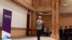 Սինոփսիսն աշխարհում համագործակցում է մոտ 2000 համալսարանների հետ, բայց միայն Հայաստանում է, որ կադրեր է պատրաստում իր կարիքների համար