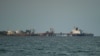 El barco tanquero Aframax Suvorovsky Prospect, con bandera de Liberia, descarga combustible de Rusia en la terminal de Matanzas, Cuba, el 16 de julio de 2022. REUTERS/Alexandre Meneghini