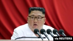 김정은 북한 국무위원장이 노동당 중앙위원회 제7기 제5차 전원회의를 주재했다고 관영 '조선중앙통신'이 2019년 12월 30일 보도했다.