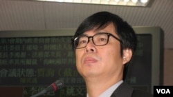 民进党立委陈其迈 (美国之音申华拍摄）
