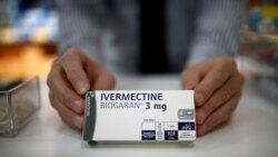 Kutija lijeka Ivermectine, proizvođača Biogaran u Parizu, Francuska, 28. travnja 2020. REUTERS / Benoit Tessier