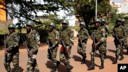 Des soldats maliens de la garde rapprochée du président à Bamako, le 21 novembre 2015.