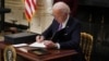 លោក Biden បញ្ជា​ឱ្យ​សហរដ្ឋ​អាមេរិក​ចូល​រួម​ជា​ថ្មី​ក្នុង​​កិច្ច​ព្រមព្រៀង​ក្រុង​ប៉ារីស​ស្តី​ពី​អាកាសធាតុ​និង​ក្នុង​អង្គការ​សុខភាព​ពិភពលោក​