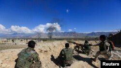Pasukan Afghanistan berperang melawan Taliban di provinsi Laghman, Afghanistan, 1 Maret 2017.