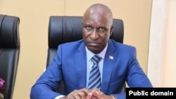 Gervais Ndirakobuca ni umushikiranganji w'intwaro yo hagati mu Burundi