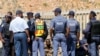 Des femmes mineurs suspendues pour refus de se déshabiller en Afrique du Sud