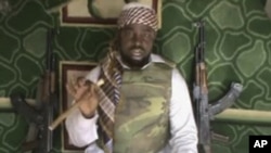 Abubakar Shekau, pemimpin kelompok radikal Boko Haram memberikan peringatan lewat pesan video (foto: dok). 