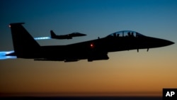 Jet tempur milik AS terbang di atas Irak utara setelah melakukan serangan udara di Suriah. (Foto: Dok)