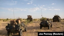 Des soldats français de l'Operation Barkhane, dans le nord du Burkina, le 6 novembre 2014.