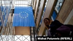 Zastava EU unutar zgrade Delegacije EU u Sarajevu