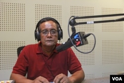 Meas Ny, a social development researcher and an independent analyst. (Lim Sothy/VOA Khmer)