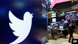 Logo Twitter di Bursa Efek New York, 8 Februari 2018.
