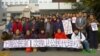 上海访民12月5日在上海法院前抗议法院剥夺公民代理权 (维权网)