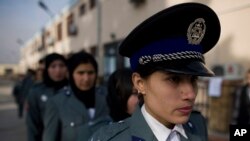حضور زنان در اردو و پولیس کمرنگ است