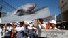 Cambodians rally to raise awareness about Irrawaddy Dolphin, a fresh water dolphin in Mekong River, in Kratie province on November 10th, 2015. (Nov Povleakhena/VOA Khmer)​