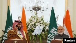 Prince Mohammed bin Salman na Waziri Mkuu wa India Narendra Modi at Hyderabad House, New Delhi, India, Feb. 20, 2019. 