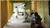 Deux médecins par service tiennent le service minimum, à Brazzavile, Congo. (VOA/Ngouela Ngoussou)