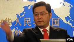 Juru Bicara Deplu China Qin Gang (foto: dok). Beijing menyerukan kerjasama lebih banyak dalam kegiatan anti teror pasca serangan di Lapangan Tiananmen.
