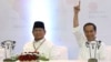 Capres Prabowo Subianto (kiri) dan Joko Widodo saat menghadiri undian nomor urut Capres di kantor KPU, Jakarta 21 September 2018 lalu (foto: ilustrasi).