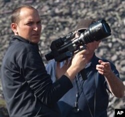 Director Louis Leterrier (center) on location for “Clash of the Titans”